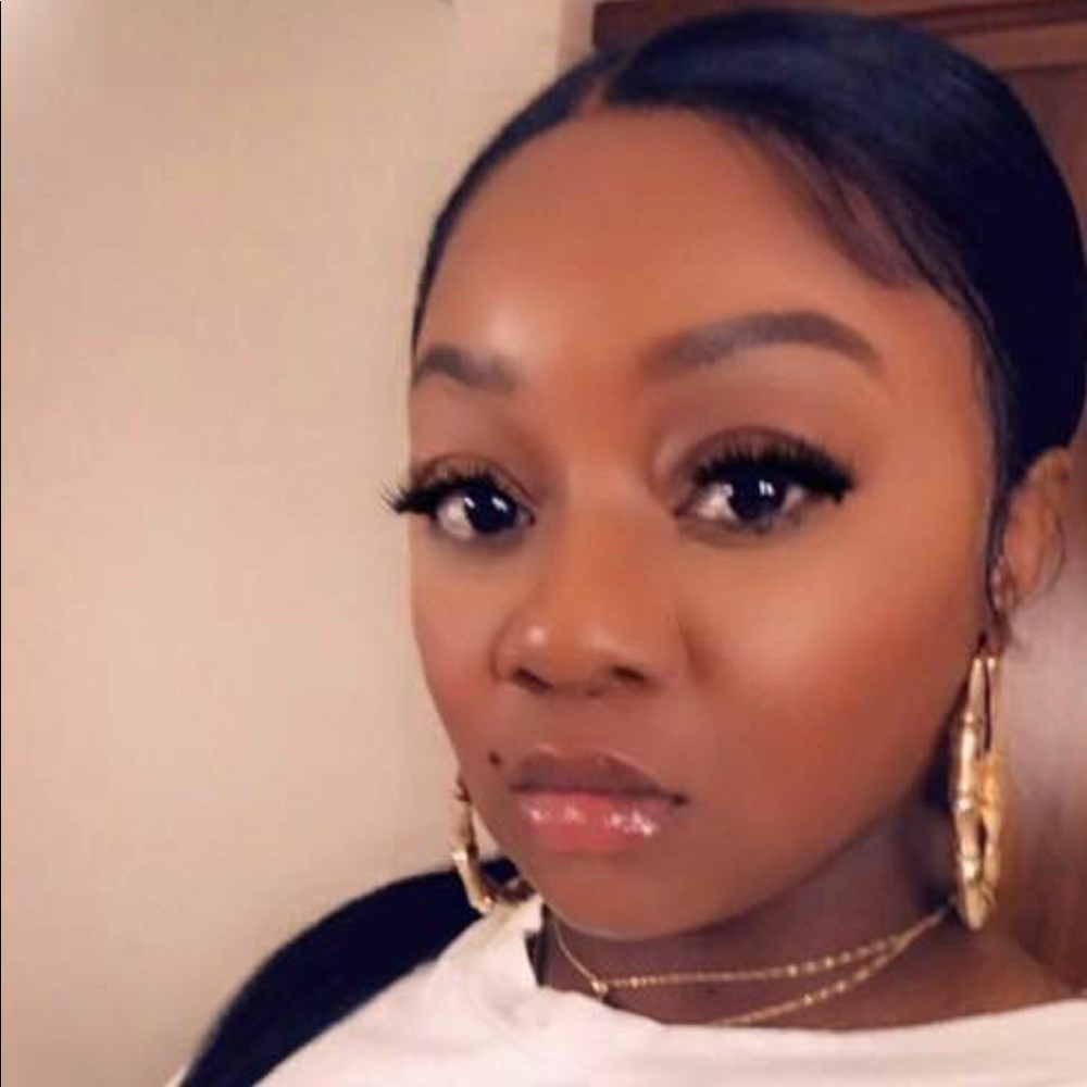 Meet your Posher, Deshonna